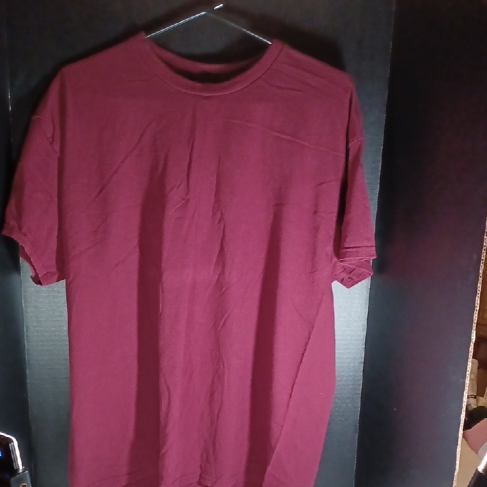Gildan Burgundy Short Sleeve Tee